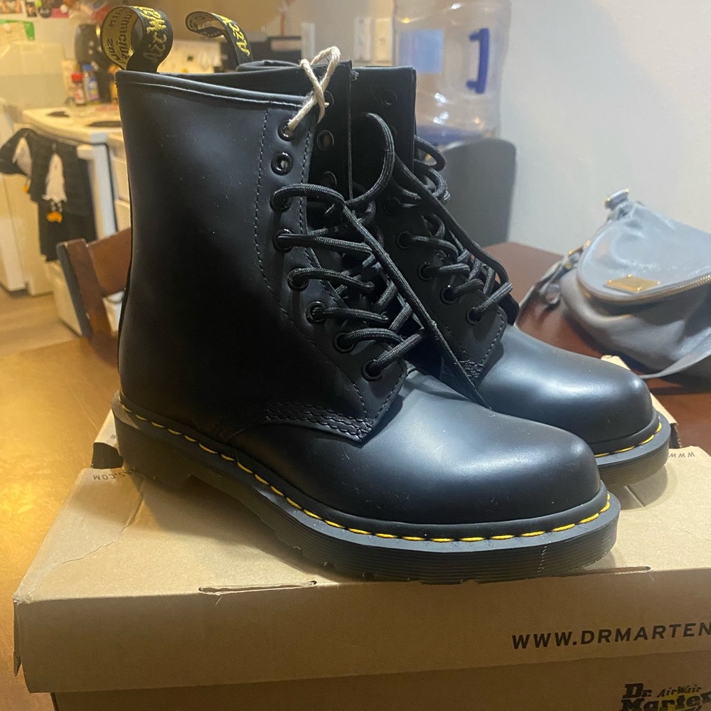 Dr martens. Never used. Size 7 in women’s